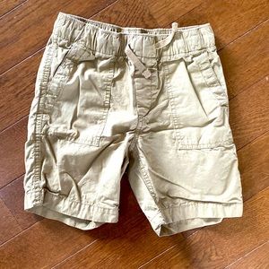 Gap kids khaki shorts size small.